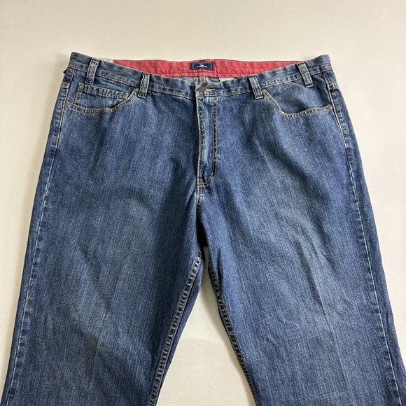 Dockers Jeans Mens Size 44x30 Relaxed Fit Flat Front Medium Wash Denim New - Picture 3 of 8